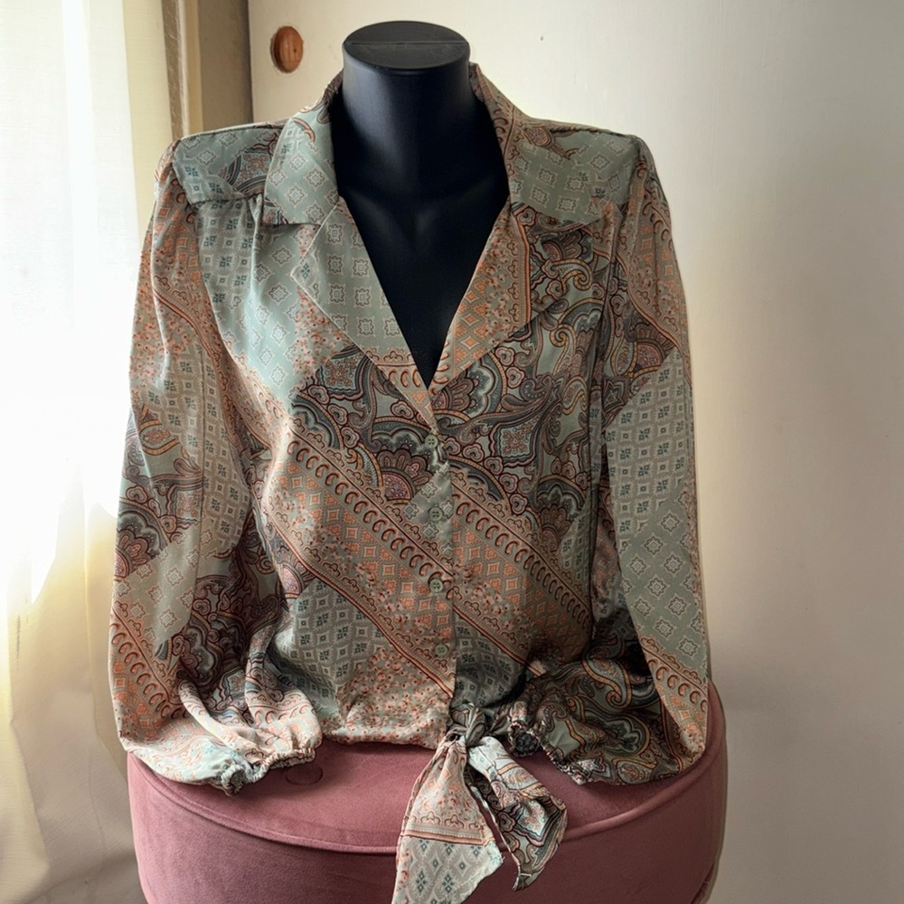 Chic Paisley Blouse with Tie Front